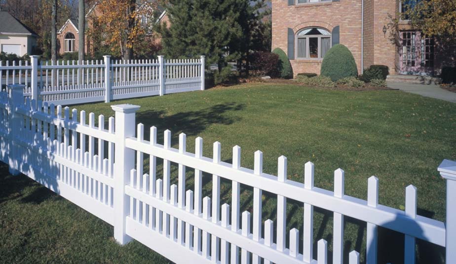 Vinyl fencing installation Milwaukee