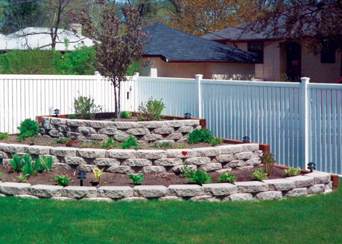 vinyl privacy fence Milwaukee