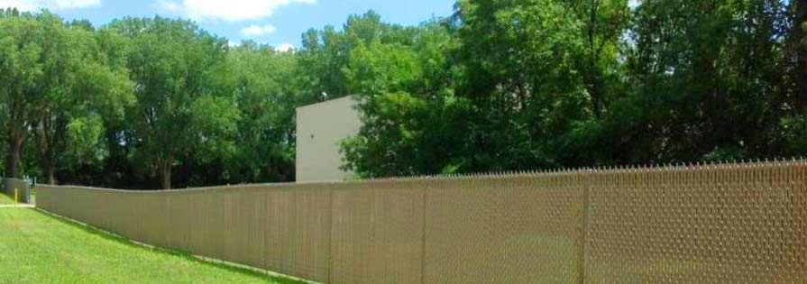 Milwaukee fencing contractors installing privacy fencing for home and business owners